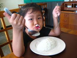 ฝันว่ากินข้าว ทานข้าว หรือรับประทานอาหาร