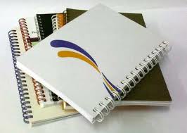 ฝันเห็น หรือได้จับต้องสมุด  หนังสือ